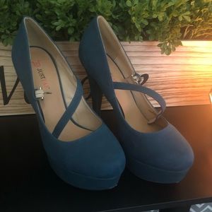Very Comfy TEAL High Heel